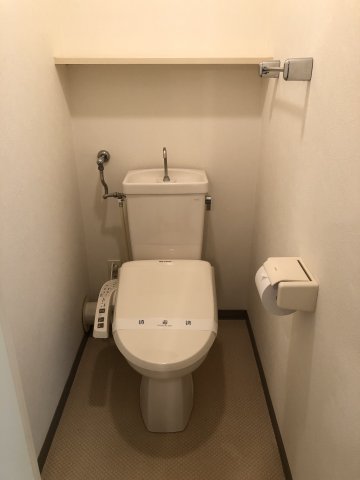 トイレ　温水便座付き