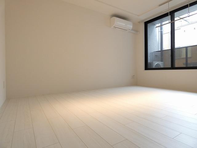 居室・リビング　居間