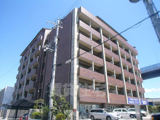 京都市伏見区竹田向代町川町のマンションの建物外観