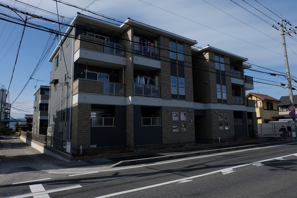 守山市古高町のアパートの建物外観