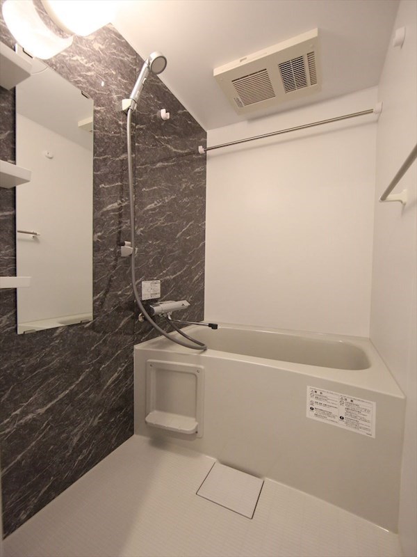 バス・シャワールーム　バスルーム　浴室暖房乾燥機付き