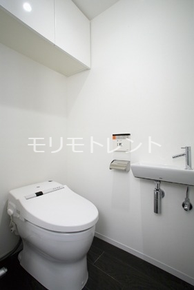 トイレ　室内参考写真（モデルルーム）