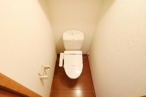 トイレ　温水洗浄便座を完備しており快適な毎日を！