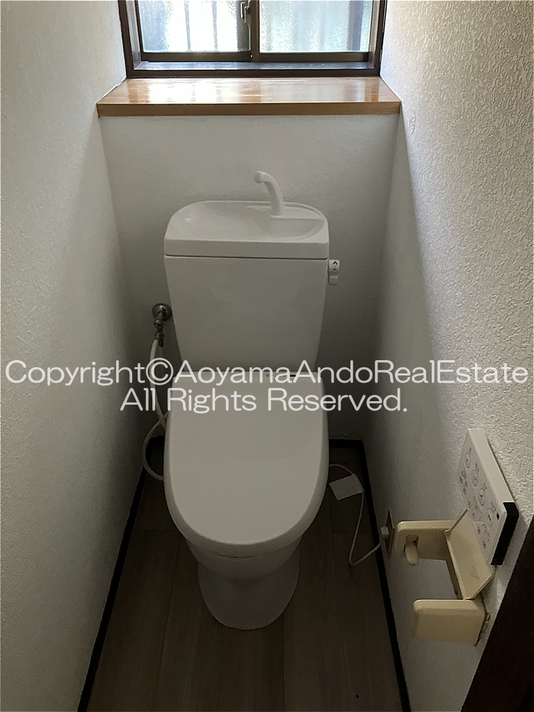 深沢6丁目戸建のトイレ写真