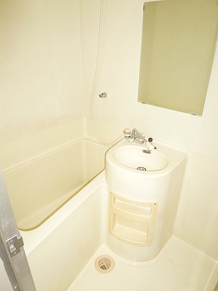 バス・シャワールーム　お風呂で日々の疲れを落としましょう