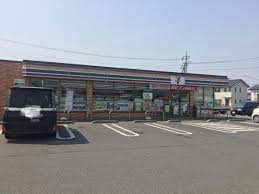 コンビニ　セブンイレブン伊勢崎高校前店（コンビニ）まで720m