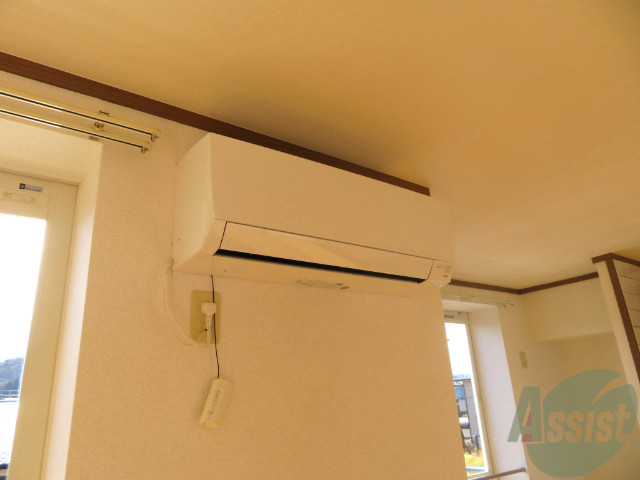 その他設備　エアコン設置済みです。これからの時代は欠かせませんよ。