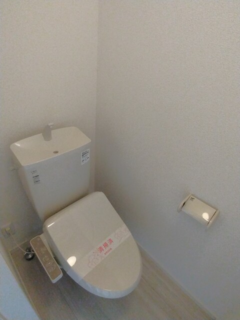 トイレ　☆洗浄機能付暖房便座☆