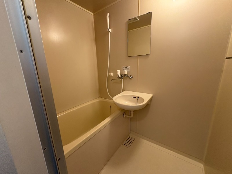 バス・シャワールーム　バスルーム