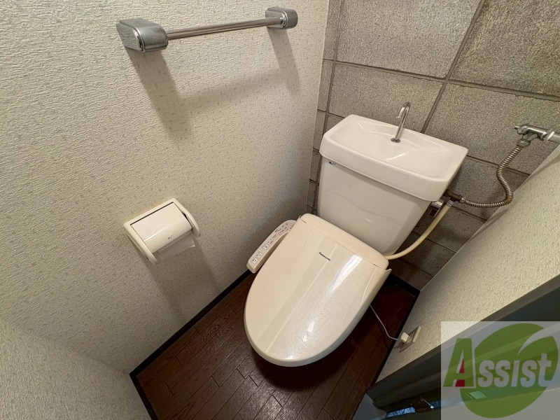 トイレ　こちらはトイレです。清潔感があり、安心して使用できます。