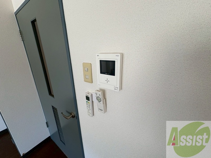 セキュリティ　ＴＶモニター付インターホンです。来客者の顔が見えるので安心！