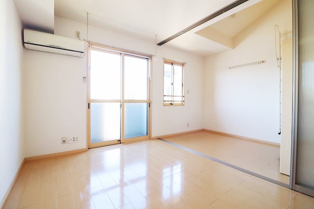 居室・リビング　居間です