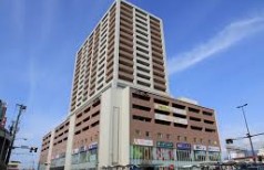 ショッピングセンター　イーラｄｅ（ショッピングセンター）まで559m