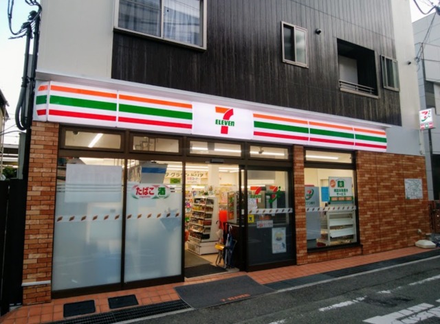 コンビニ　セブンイレブン阪急雲雀丘花屋敷駅前店（コンビニ）まで627m