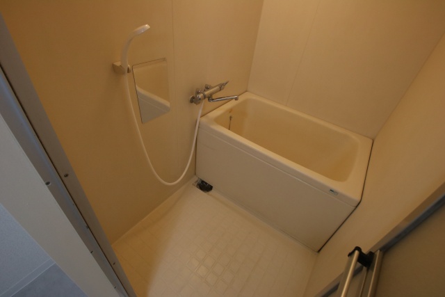 バス・シャワールーム　※別号室の参考写真のため、現況優先になります。