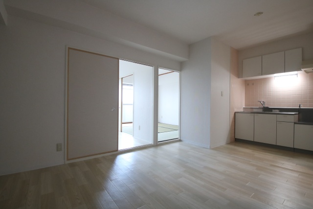 居室・リビング　※別号室の参考写真のため、現況優先になります。