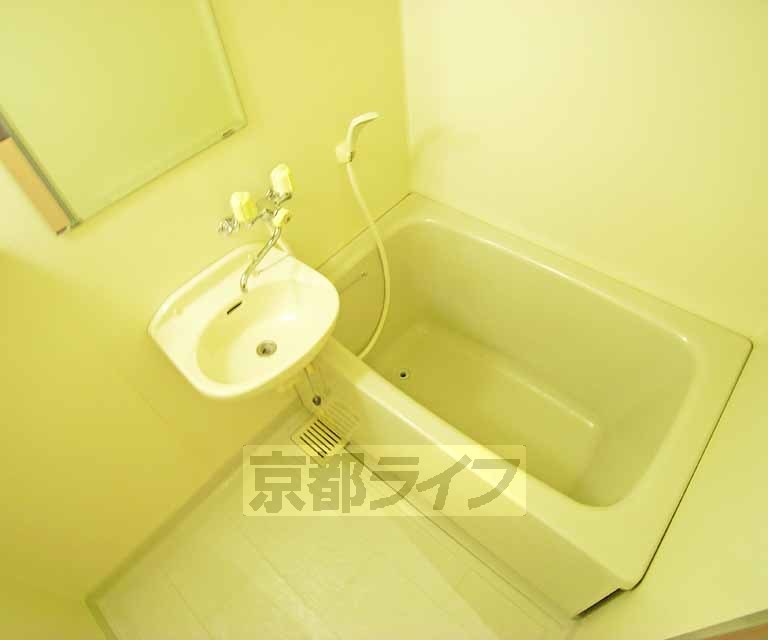 バス・シャワールーム　お風呂です。