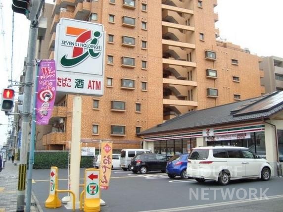 コンビニ　セブンイレブン京都出世稲荷前店（コンビニ）まで27m