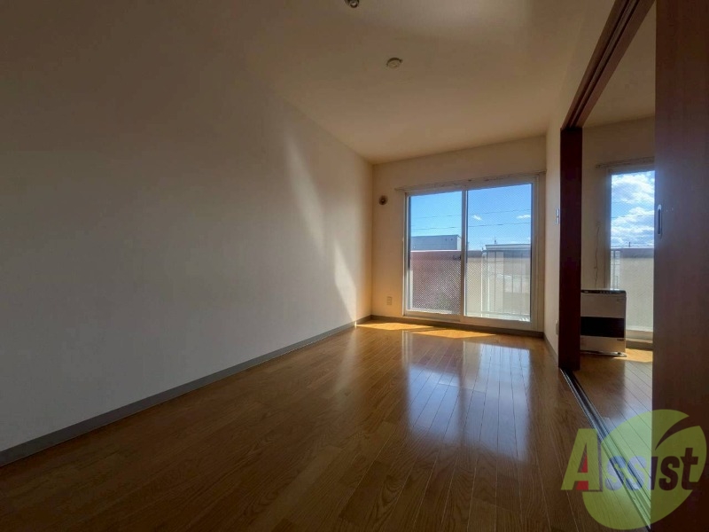 その他部屋・スペース　寝室です。二部屋をどう使うかはあなた次第です！