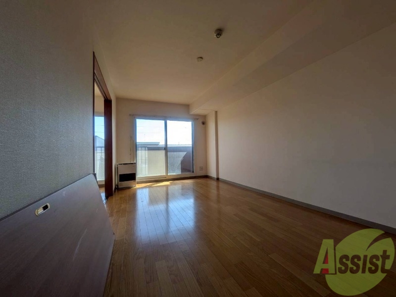 居室・リビング　広くてキレイなお部屋が広がっていて、充実した生活が送れそう。