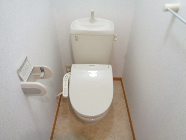 トイレ　ゆったりとした空間のトイレです