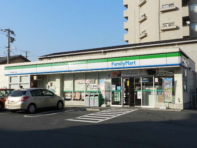 コンビニ　ファミリーマート小倉上到津二丁目店（コンビニ）まで642m