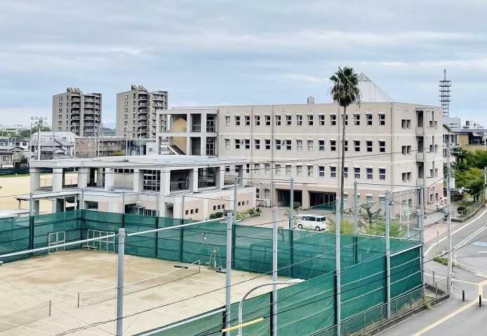 中学校　徳島市徳島中学校（中学校）まで264m