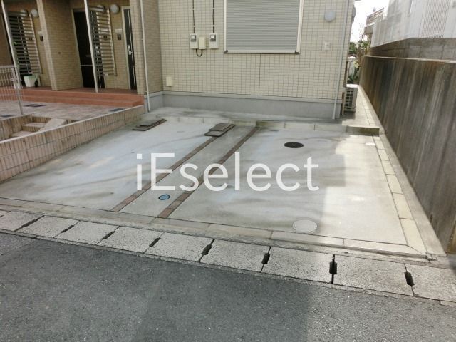 駐車場　敷地内の駐車場です。