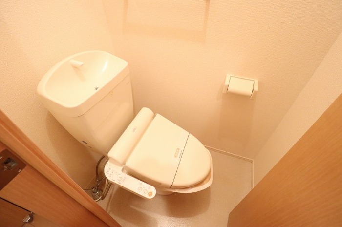 トイレ　温水洗浄暖房便座