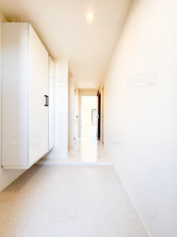 玄関　シューズボックス付きの玄関です☆