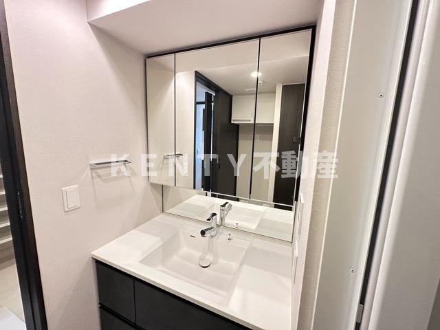 洗面設備　コンパクトで使いやすい洗面所