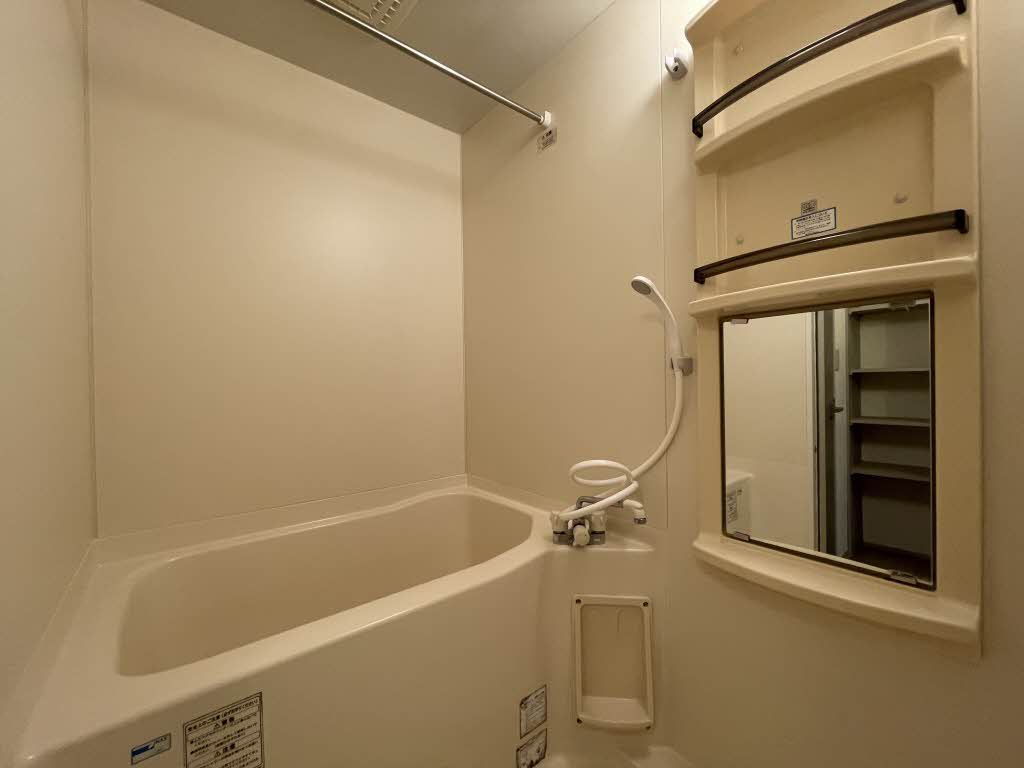 バス・シャワールーム　バスルーム