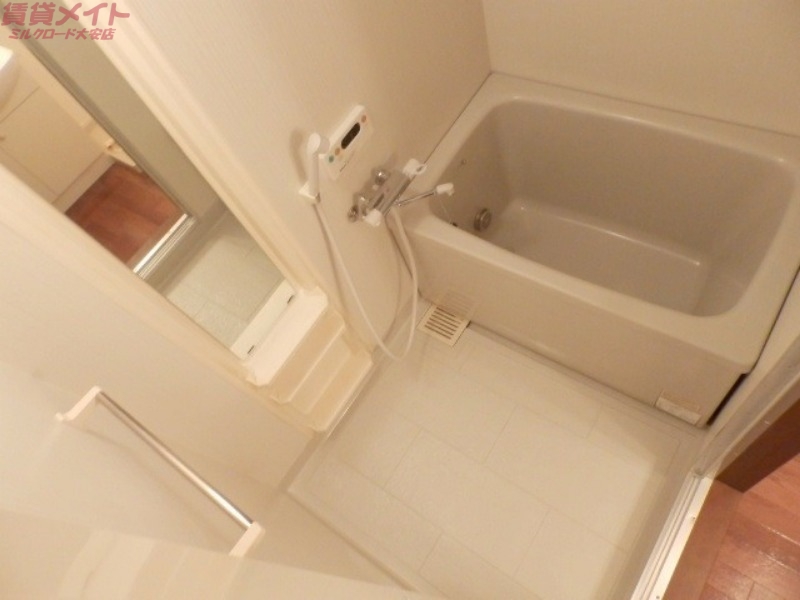 バス・シャワールーム　左右反転他部屋写真