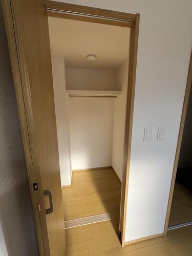 収納　ウォークインクローゼット付き