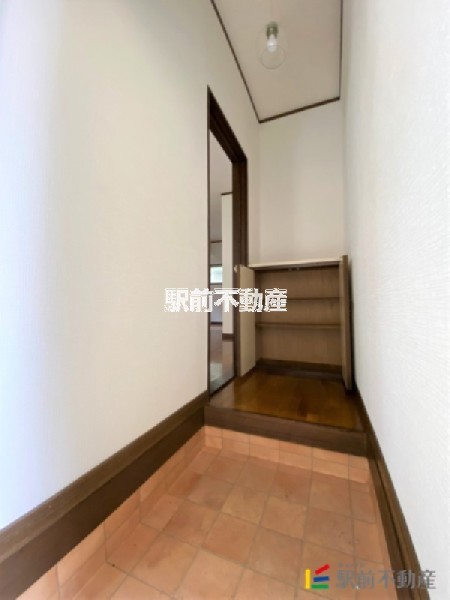 玄関　１０２号室写真