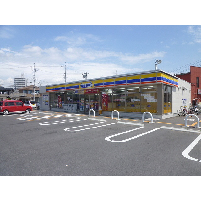 コンビニ　ミニストップ鈴鹿平田店（コンビニ）まで304m