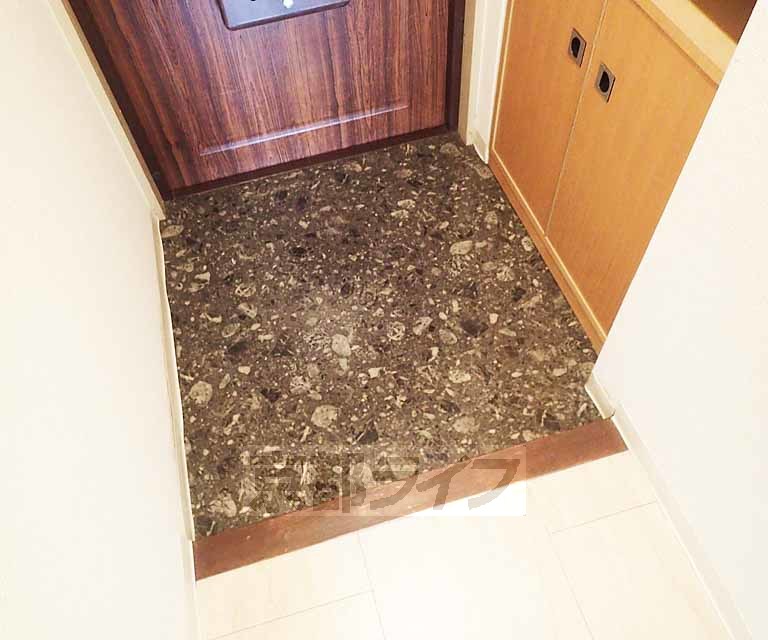 玄関　大きな段差がありません