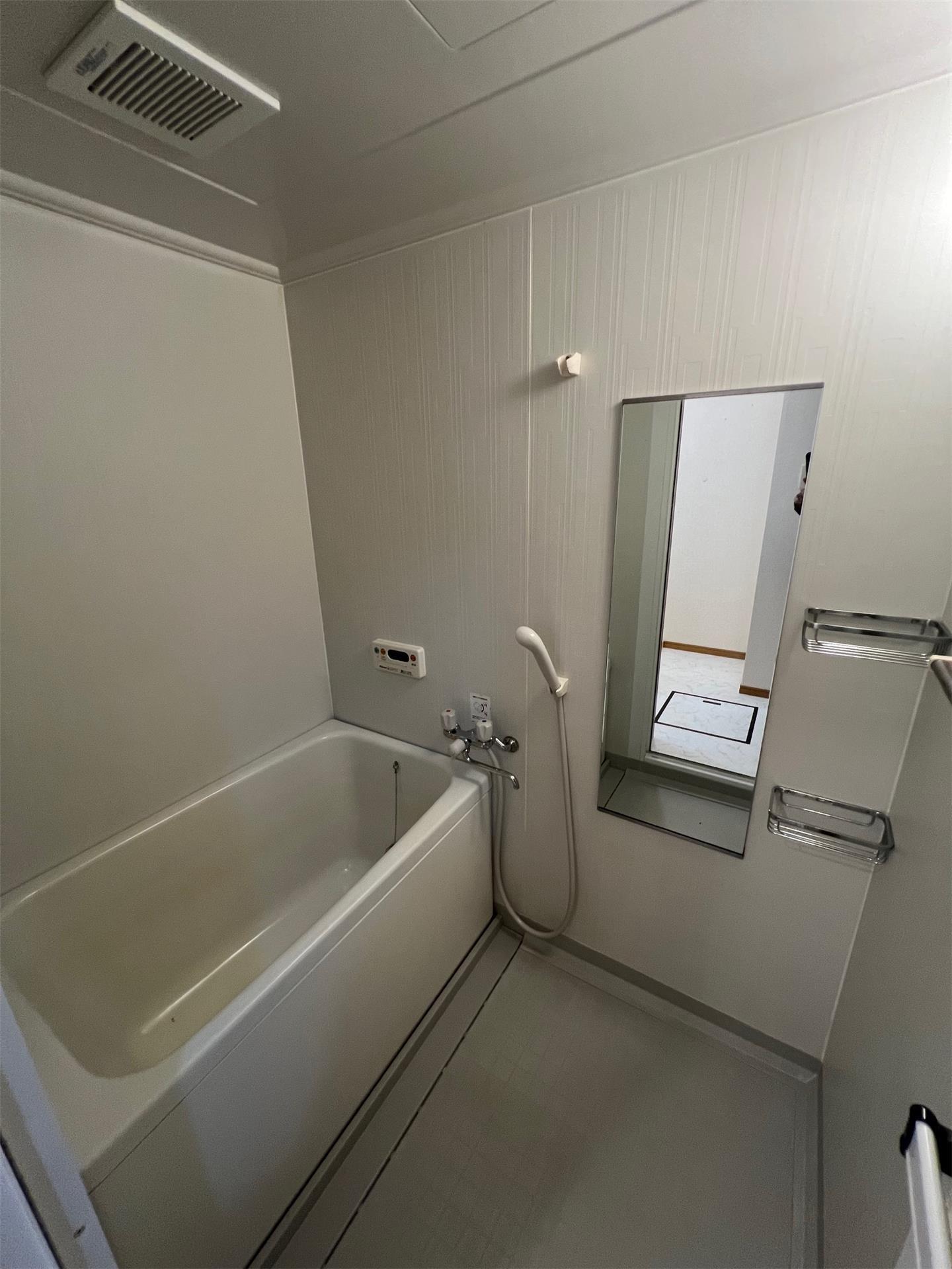 バス・シャワールーム　同タイプ別部屋室内写真です