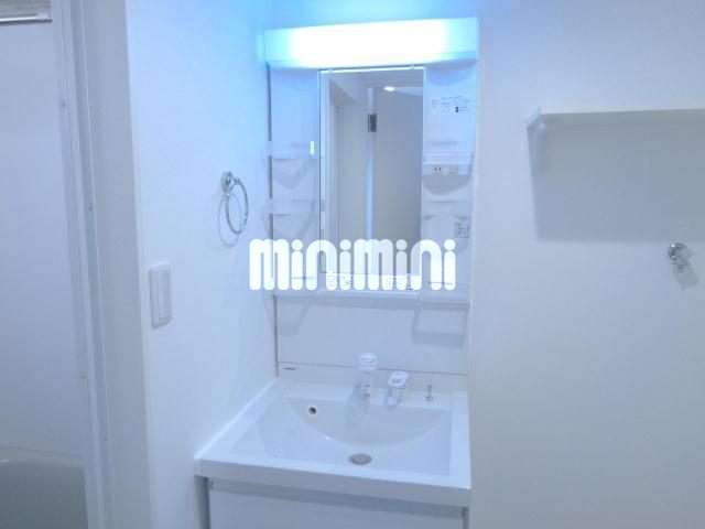 洗面設備　シャワー付洗面化粧台