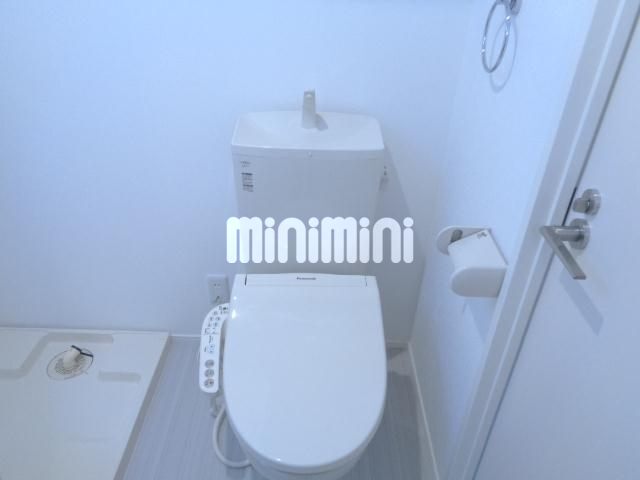 トイレ　温水洗浄便座付き