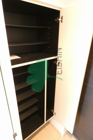 玄関　下駄箱もしっかりついてます！