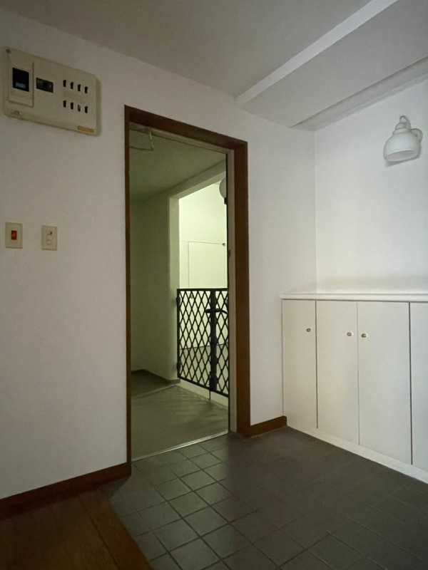 玄関　※別部屋参考写真