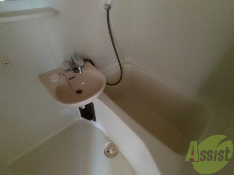 バス・シャワールーム　浴室は綺麗でゆったりとお過ごしいただけます。