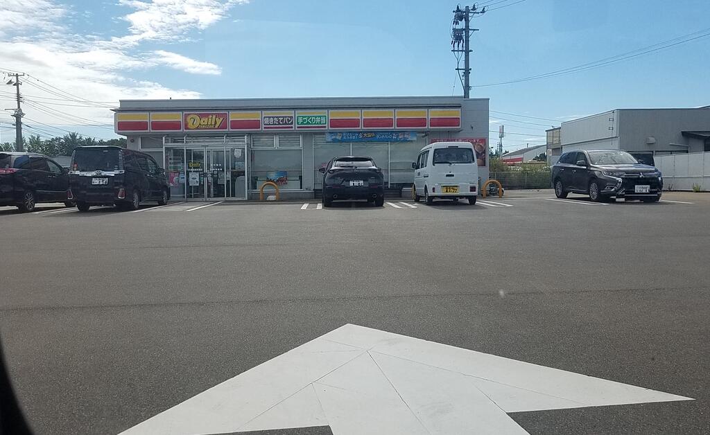 コンビニ　デイリーヤマザキ新潟鳥屋野潟店（コンビニ）まで870m
