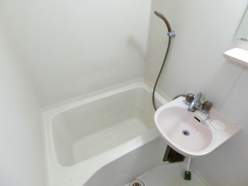 バス・シャワールーム　図面と現状に相違がある場合には現状を優先