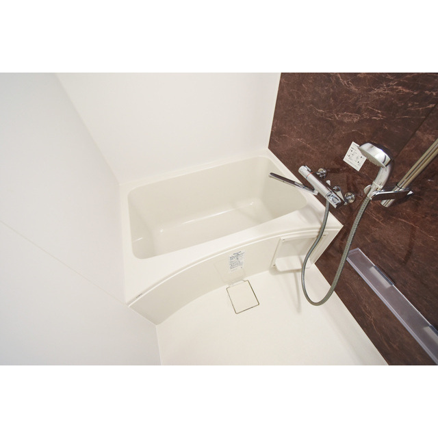 バス・シャワールーム　お風呂で日々の疲れを落としましょう