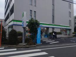 コンビニ　ファミリーマート豊玉北四丁目店（コンビニ）まで219m
