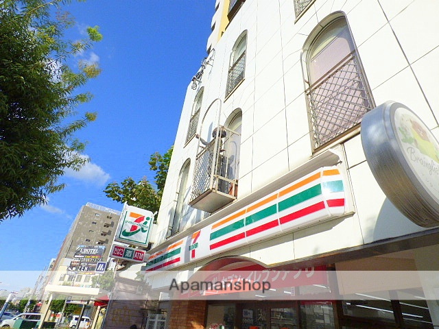 コンビニ　セブンイレブン（コンビニ）まで1053m