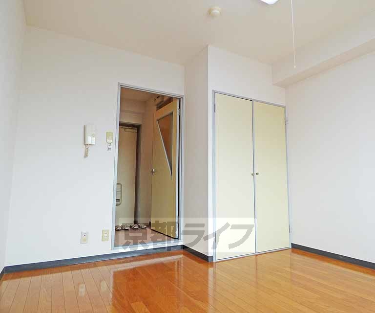 居室・リビング　綺麗な室内です。