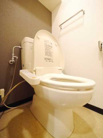 トイレ　アルカサル御苑